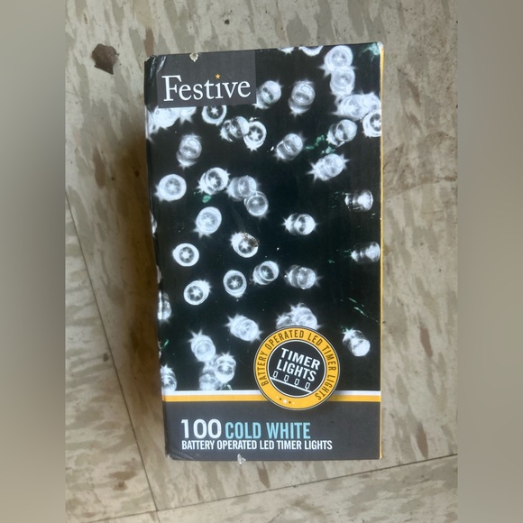 Christmas Battery-Operated Timer LED String Festive LED Lights  100 Count. NWOT - Picture 3 of 3